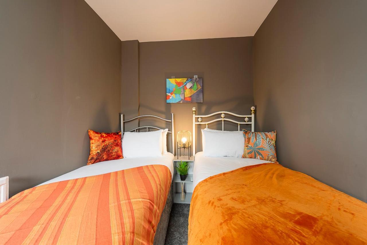 Art-Filled Bohemian 1 Bedroom Apt 2 Beds Colourful Praise Inn Apartment 킹스턴어폰헐 외부 사진