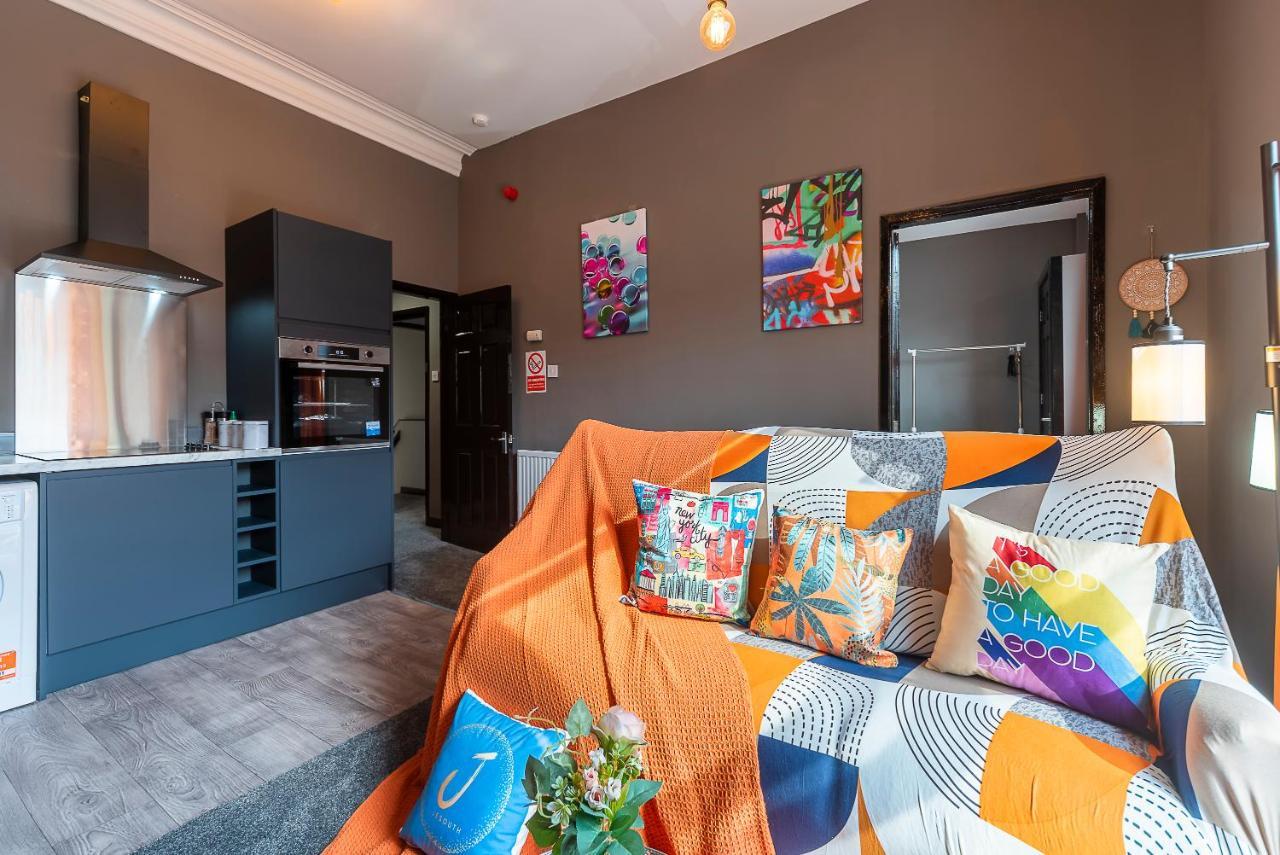 Art-Filled Bohemian 1 Bedroom Apt 2 Beds Colourful Praise Inn Apartment 킹스턴어폰헐 외부 사진