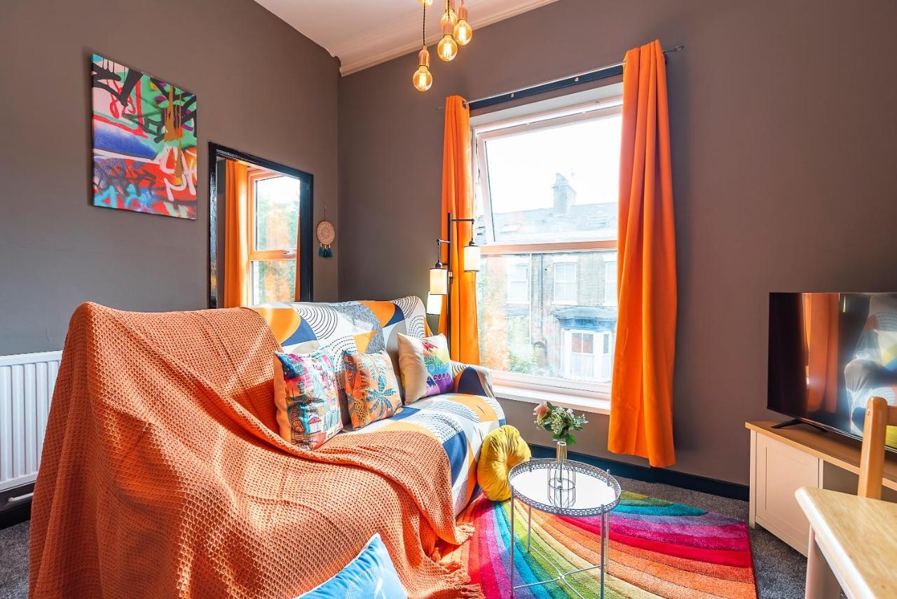 Art-Filled Bohemian 1 Bedroom Apt 2 Beds Colourful Praise Inn Apartment 킹스턴어폰헐 외부 사진